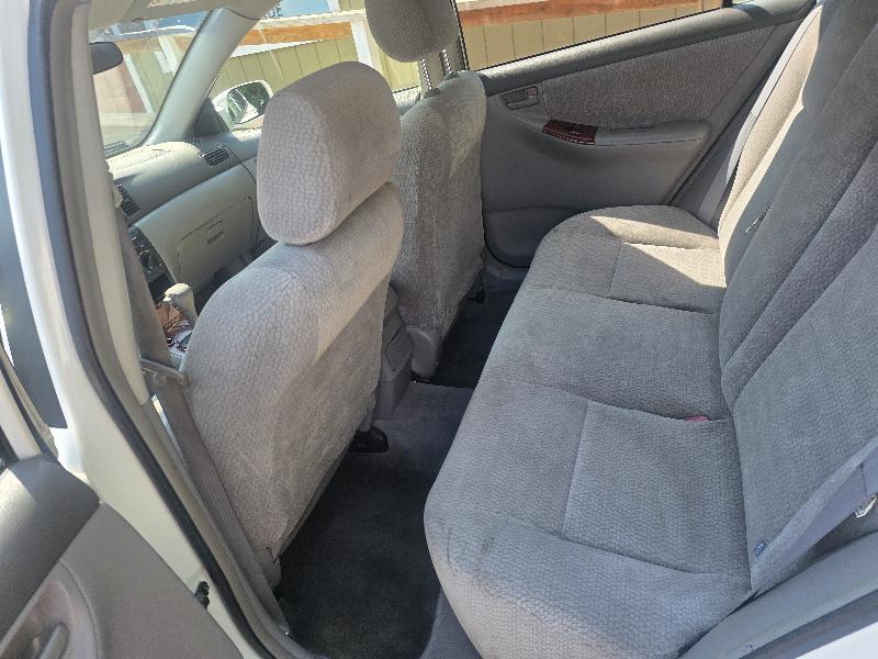 Toyota Corolla LE 2004