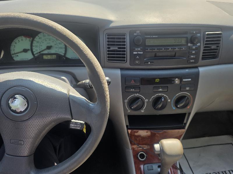 Toyota Corolla LE 2004