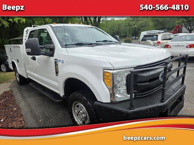 White 2017 Ford F-250 Super Duty Pickup Truck Four-Wheel Drive