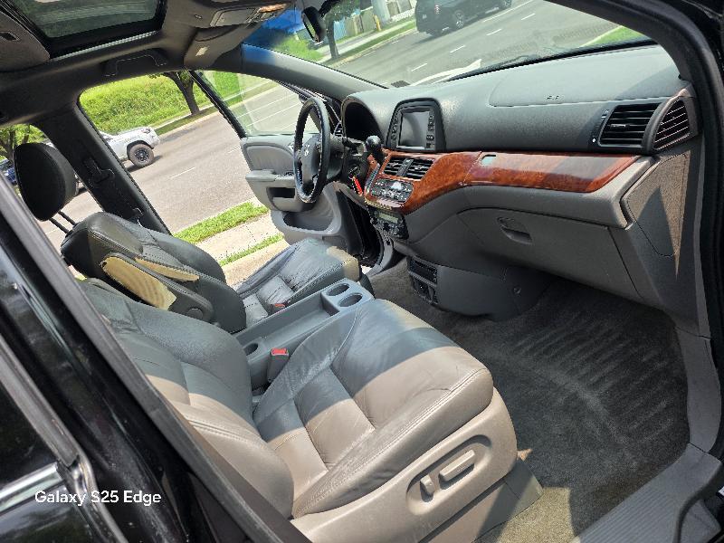 Honda Odyssey EX-L w/ DVD and Navigation 2010
