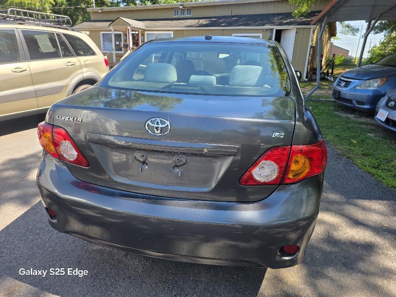 Toyota Corolla 4dr Sdn LE Auto 2010