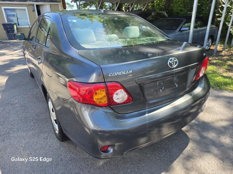 Toyota Corolla 4dr Sdn LE Auto 2010