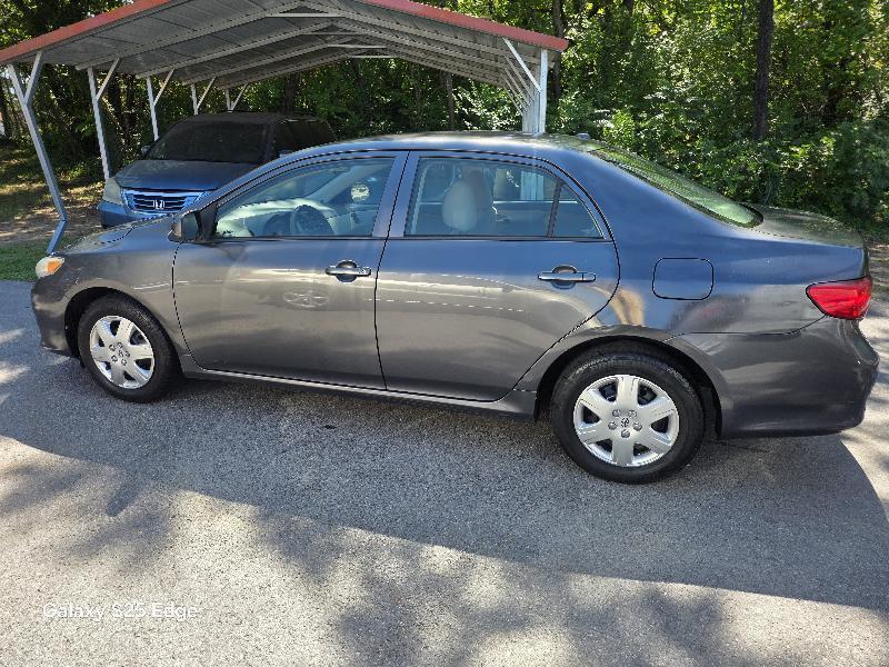 Toyota Corolla 4dr Sdn LE Auto 2010