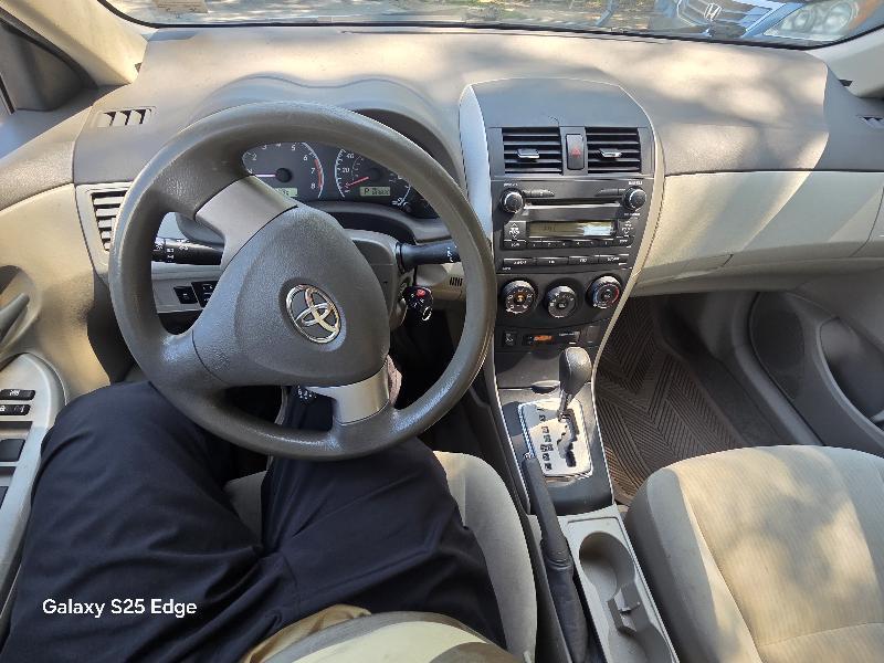 Toyota Corolla 4dr Sdn LE Auto 2010