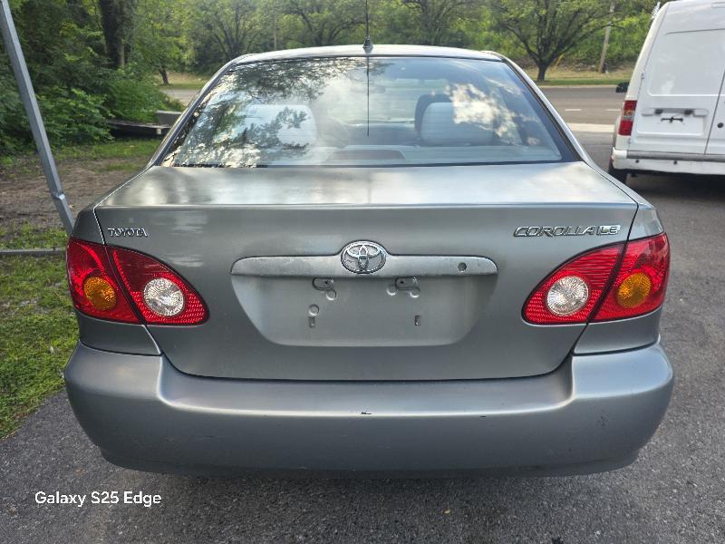 Toyota Corolla LE 2004