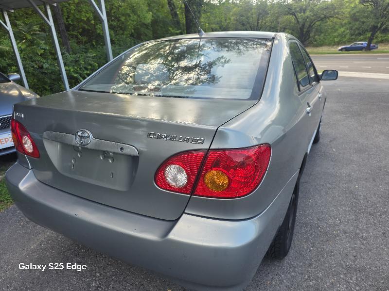Toyota Corolla LE 2004