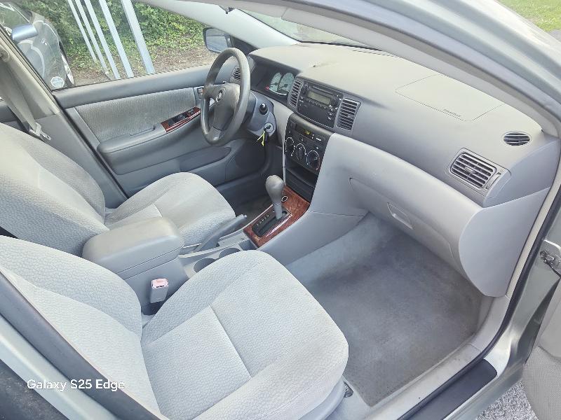 Toyota Corolla LE 2004