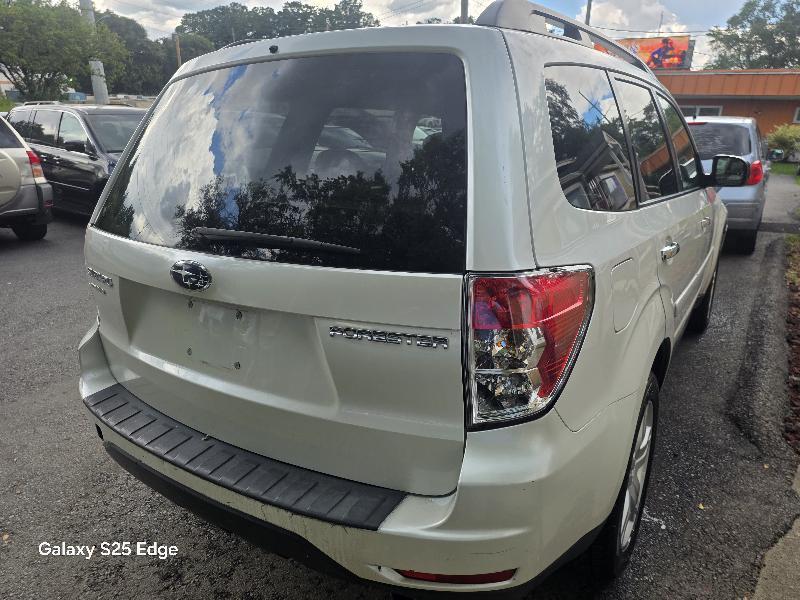 Subaru Forester 2.5X Limited 2010