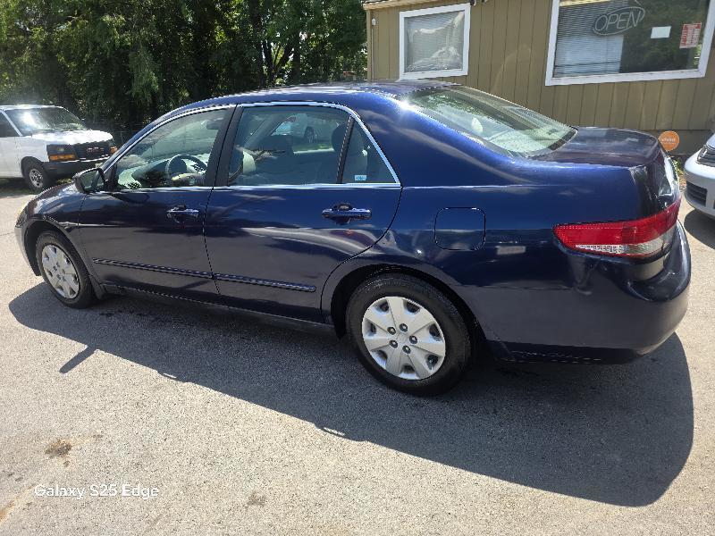 Honda Accord LX sedan AT 2003