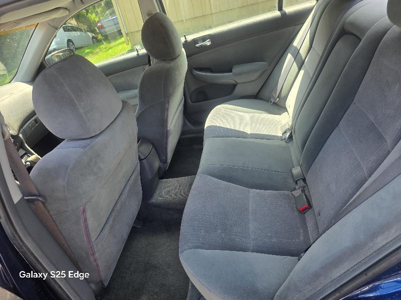 Honda Accord LX sedan AT 2003