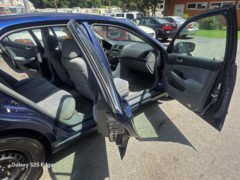 Honda Accord LX sedan AT 2003