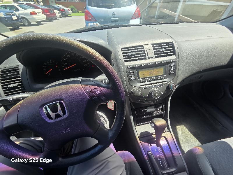 Honda Accord LX sedan AT 2003
