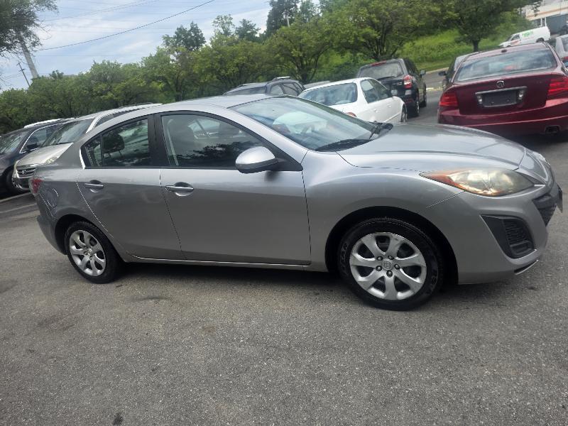 Mazda MAZDA3 i Sport 4-Door 2011