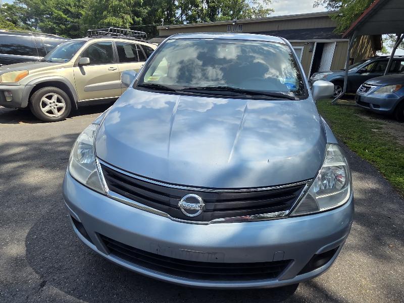 Nissan Versa 1.8 S Hatchback 2011