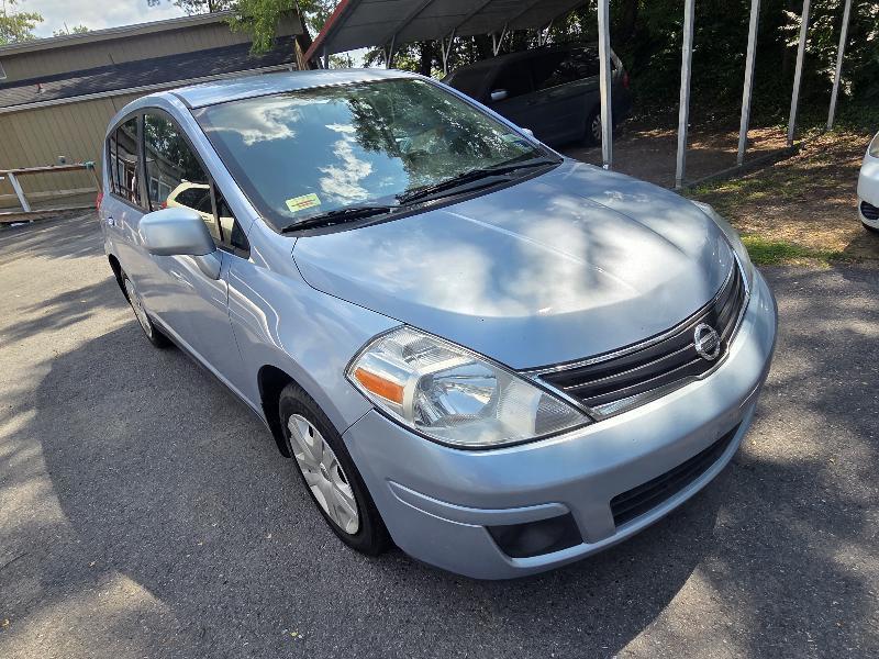 Nissan Versa 1.8 S Hatchback 2011