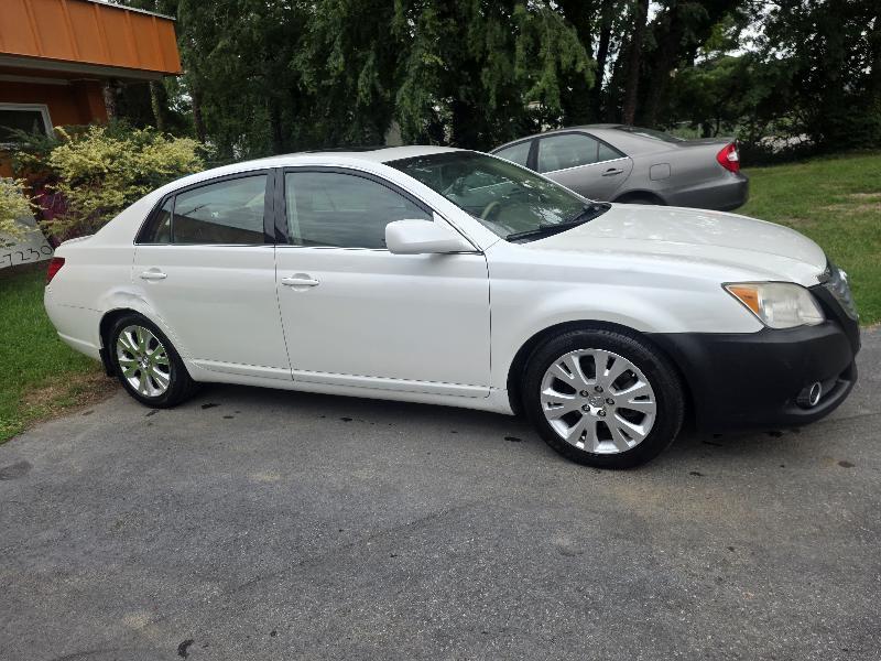 Toyota Avalon Limited 2010