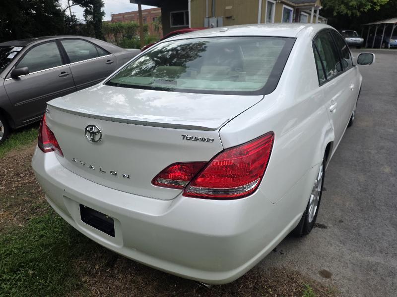Toyota Avalon Limited 2010