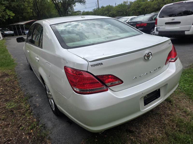 Toyota Avalon Limited 2010