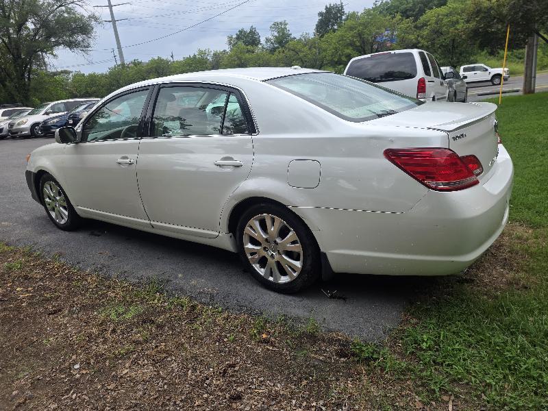 Toyota Avalon Limited 2010