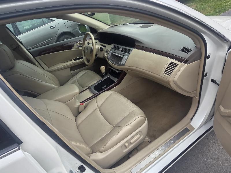 Toyota Avalon Limited 2010