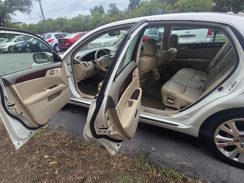 Toyota Avalon Limited 2010