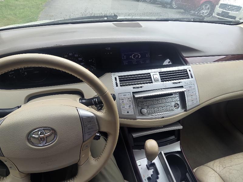 Toyota Avalon Limited 2010