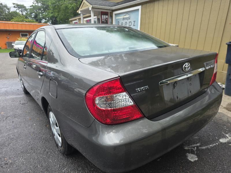 Toyota Camry LE 2002