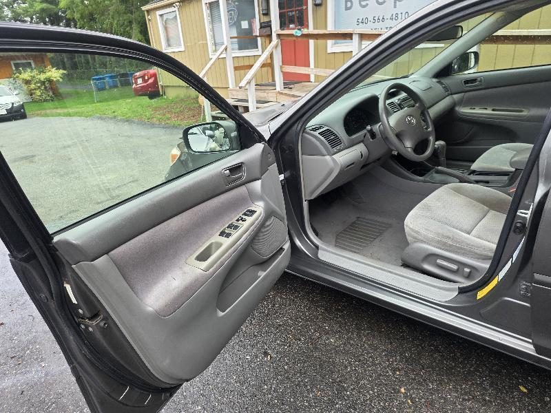 Toyota Camry LE 2002