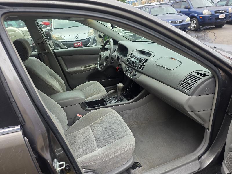 Toyota Camry LE 2002