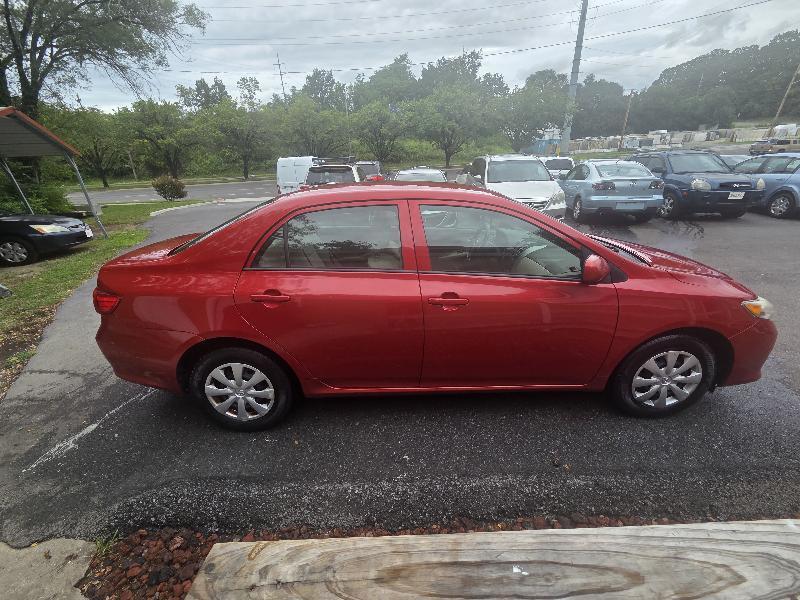 Toyota Corolla 4dr Sdn LE Auto 2009