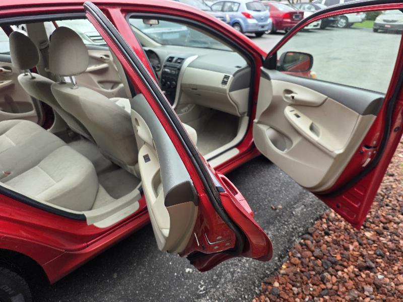 Toyota Corolla 4dr Sdn LE Auto 2009