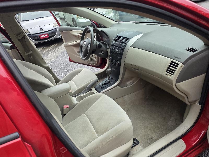 Toyota Corolla 4dr Sdn LE Auto 2009