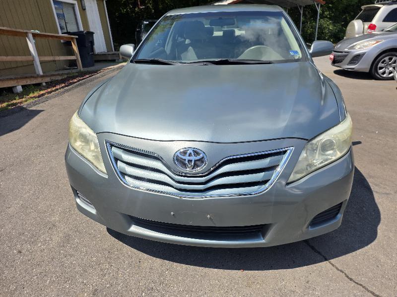 Toyota Camry 4dr Sedan LE 2010