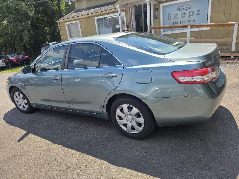 Toyota Camry 4dr Sedan LE 2010