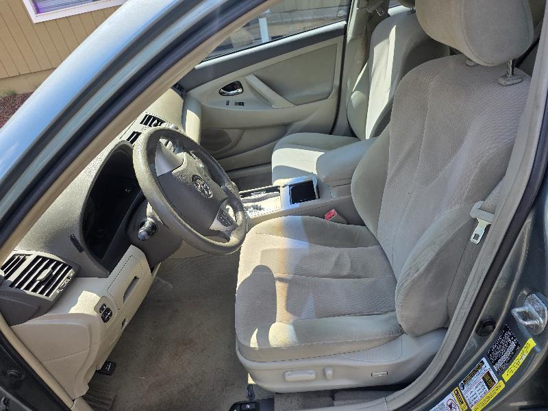 Toyota Camry 4dr Sedan LE 2010