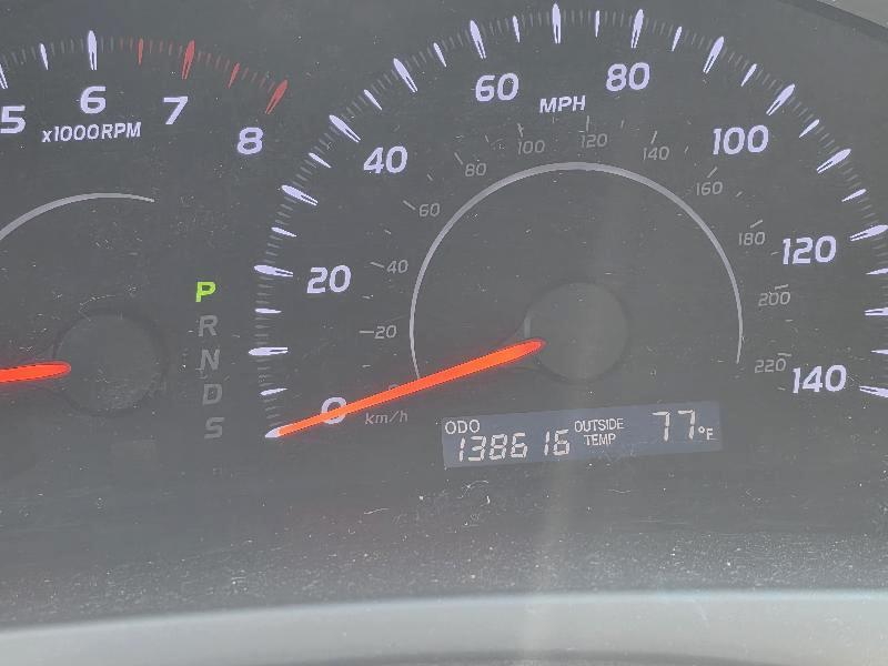 Toyota Camry 4dr Sedan LE 2010