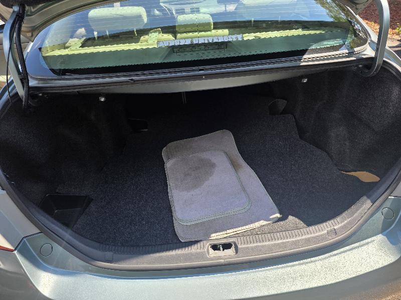 Toyota Camry 4dr Sedan LE 2010