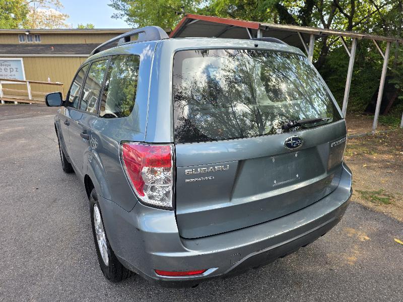 Subaru Forester 2.5i Manual 2011