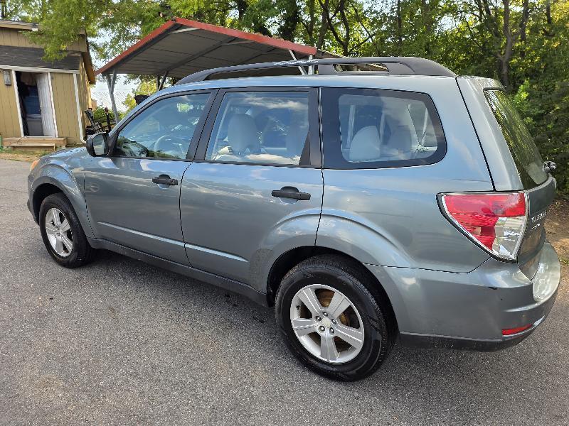 Subaru Forester 2.5i Manual 2011