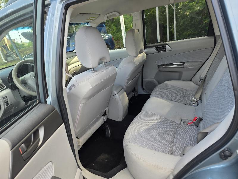 Subaru Forester 2.5i Manual 2011