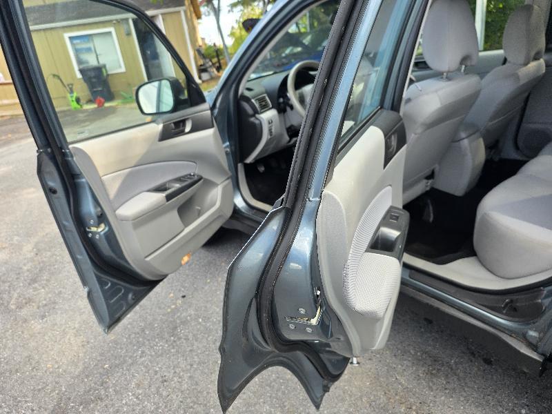 Subaru Forester 2.5i Manual 2011