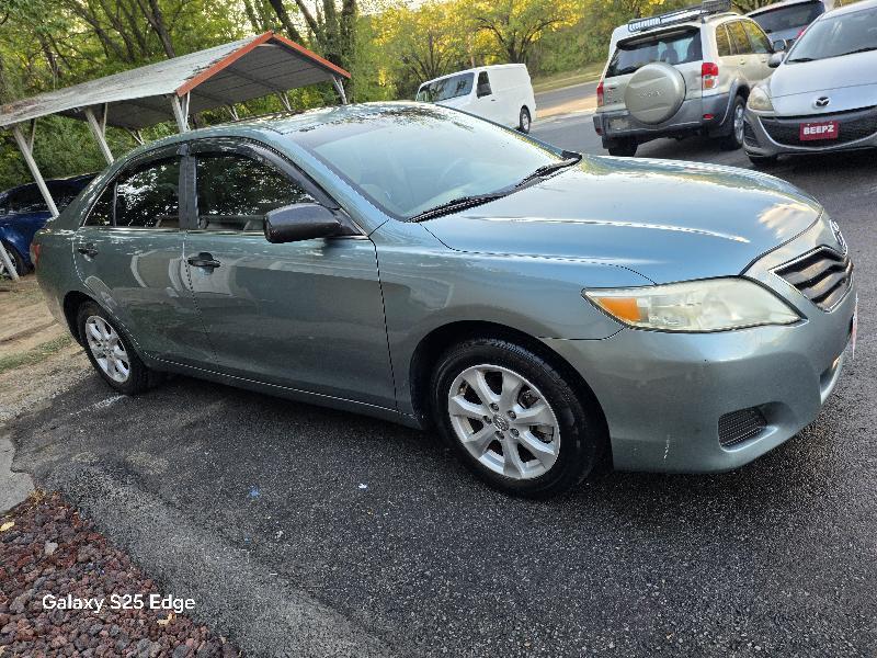 Toyota Camry 4dr Sdn LE Auto 2010