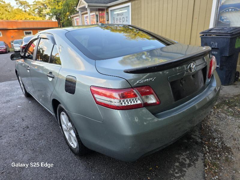 Toyota Camry 4dr Sdn LE Auto 2010