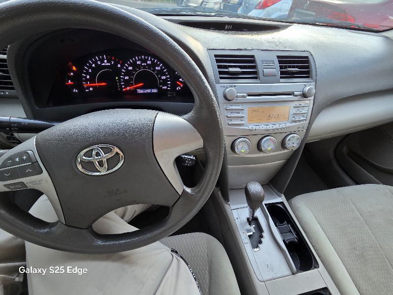 Toyota Camry 4dr Sdn LE Auto 2010