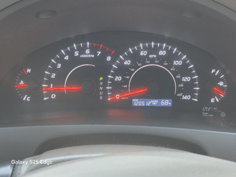 Toyota Camry 4dr Sdn LE Auto 2010
