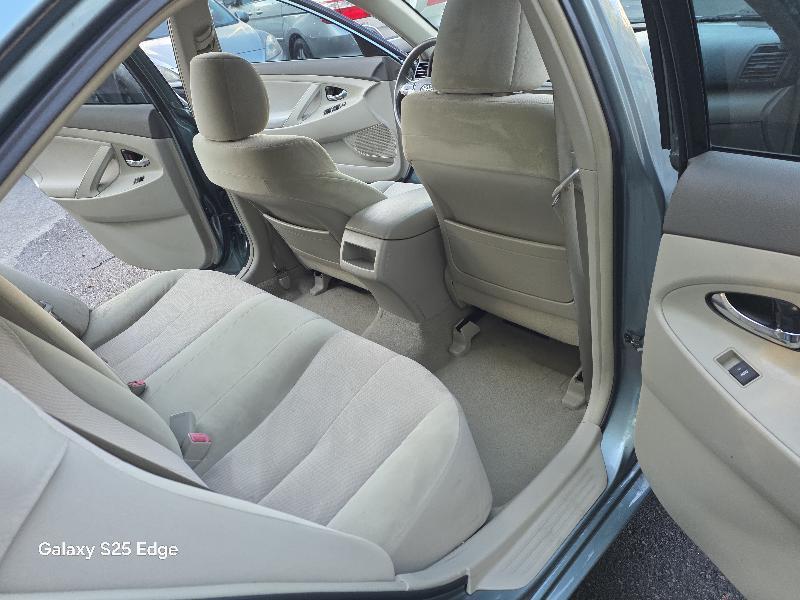 Toyota Camry 4dr Sdn LE Auto 2010