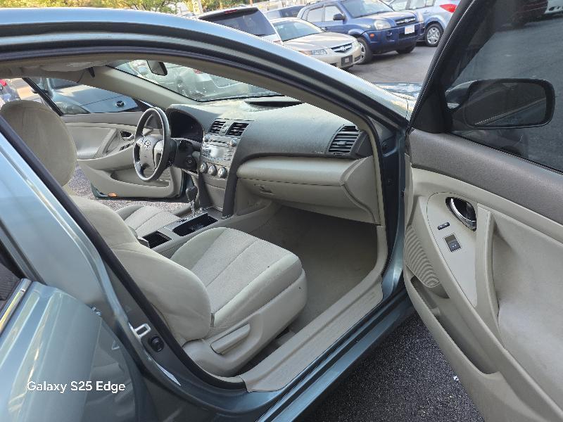 Toyota Camry 4dr Sdn LE Auto 2010