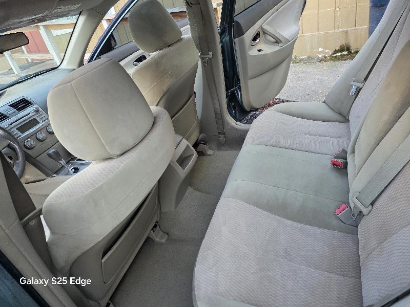 Toyota Camry 4dr Sdn LE Auto 2010