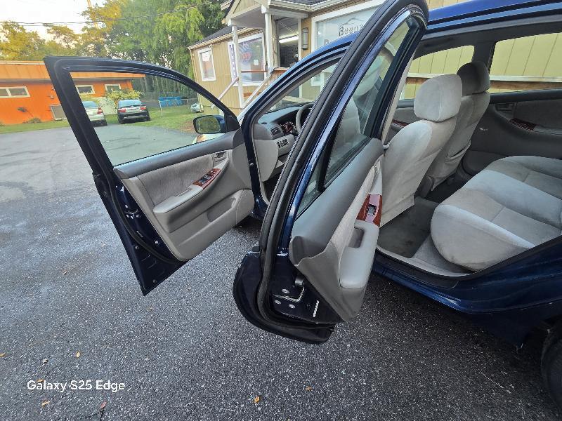 Toyota Corolla 4dr Sdn LE Auto 2008