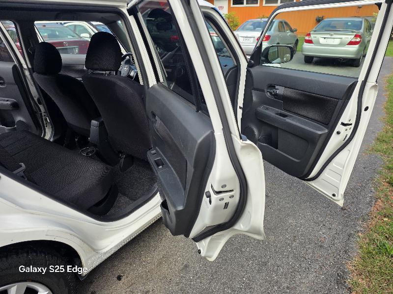 Scion xB 5-Door Wagon 5-Spd MT 2010